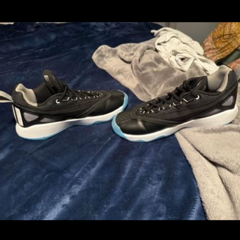 Adidas basketball shoes low cut